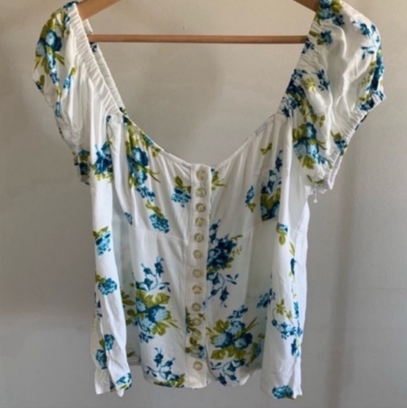 🆕️ Free People Bohemian Top with Elastic Smocked Back. - Picture 3 of 10